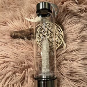 Energifyldt Vandflaske med Clear Quartz Tårn