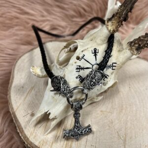 Thors Hammer og Ulvehoveder