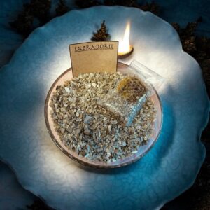 Labradorit chips til spell work – 6,5 x 4 cm