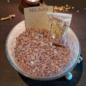 Rød Jaspis chips til spell work – 6,5 x 4 cm