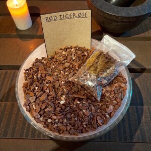 Rød Tigerøje chips til spell work – 6,5 x 4 cm