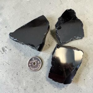Halvpoleret Obsidian